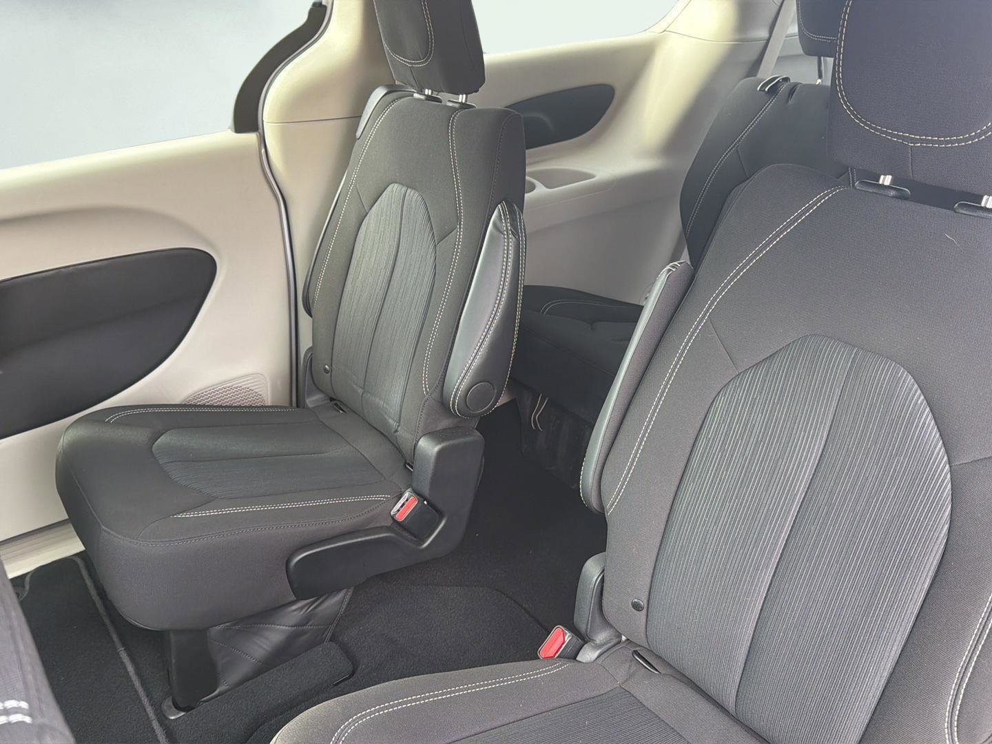 Used 2024 Chrysler Voyager LX FWD image 12