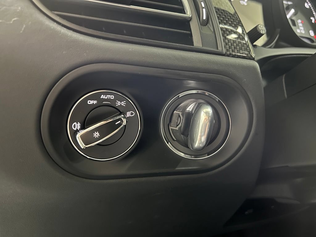 Used 2022 Porsche Macan S AWD/4WD image 37
