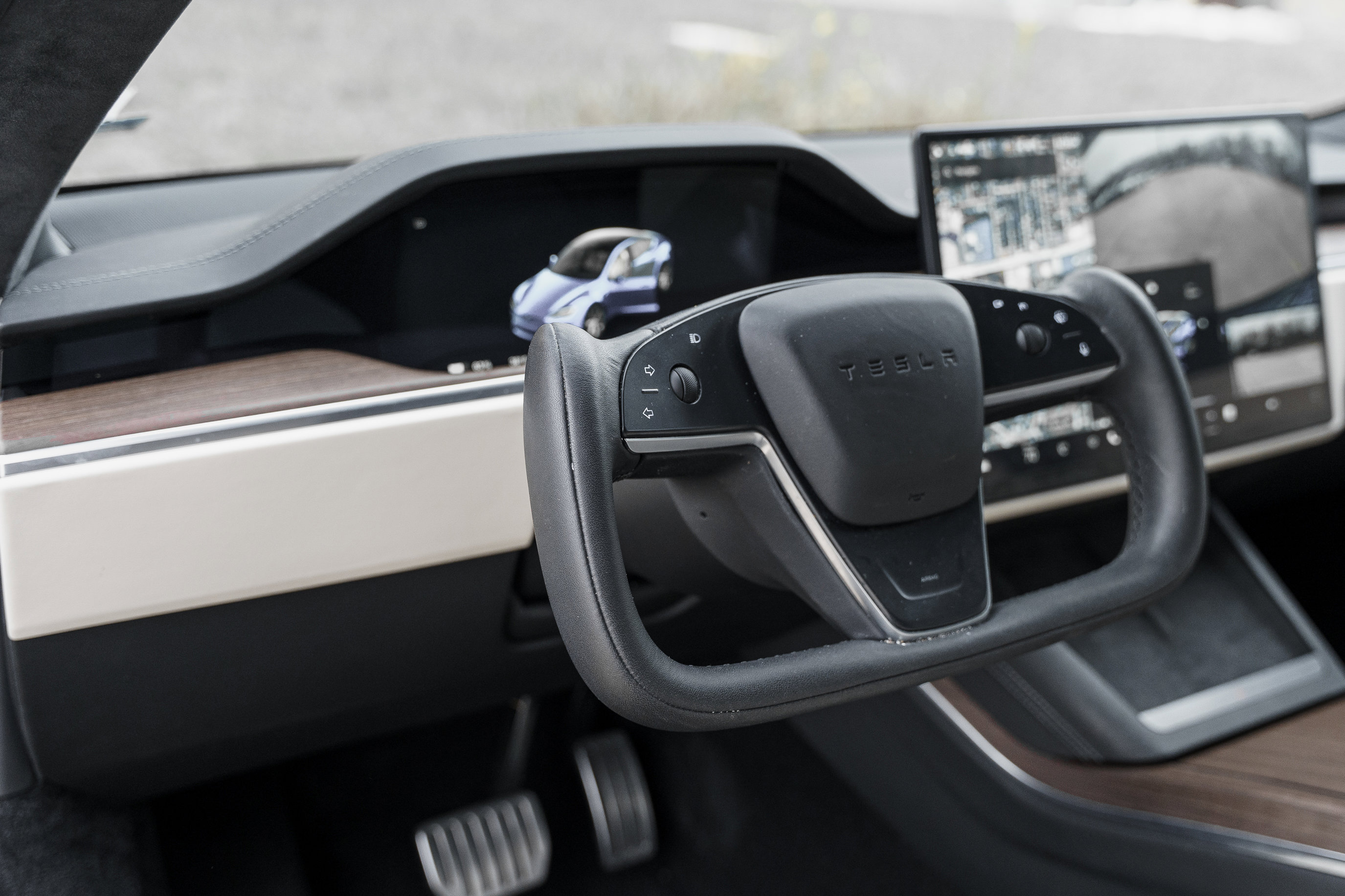 Used 2023 Tesla Model S Standard Range image 10