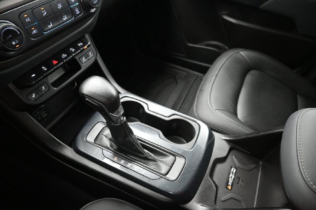 Used 2022 Chevrolet Colorado Z71 AWD/4WD image 9