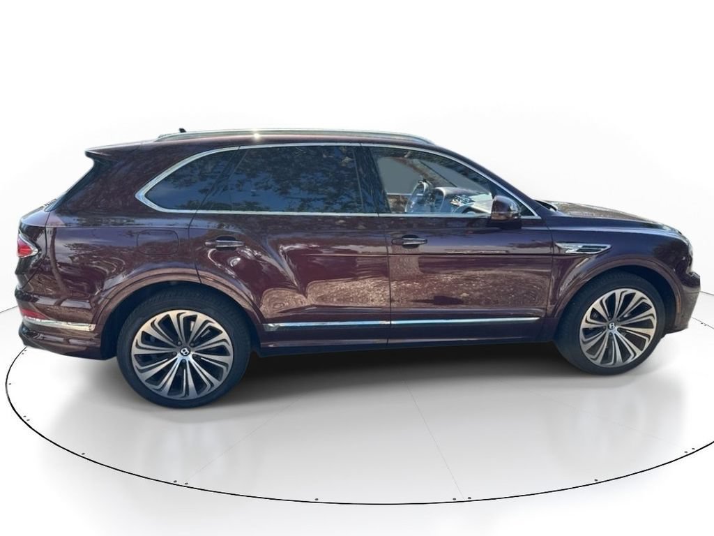Used 2022 Bentley Bentayga AWD/4WD image 2