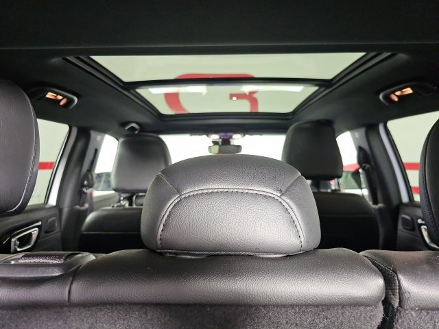 Certified 2024 Jeep Compass Limited w/ High Altitude Package image 30