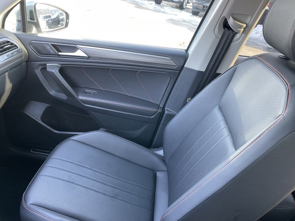 Used 2024 Volkswagen Tiguan Wolfsburg Edition image 20