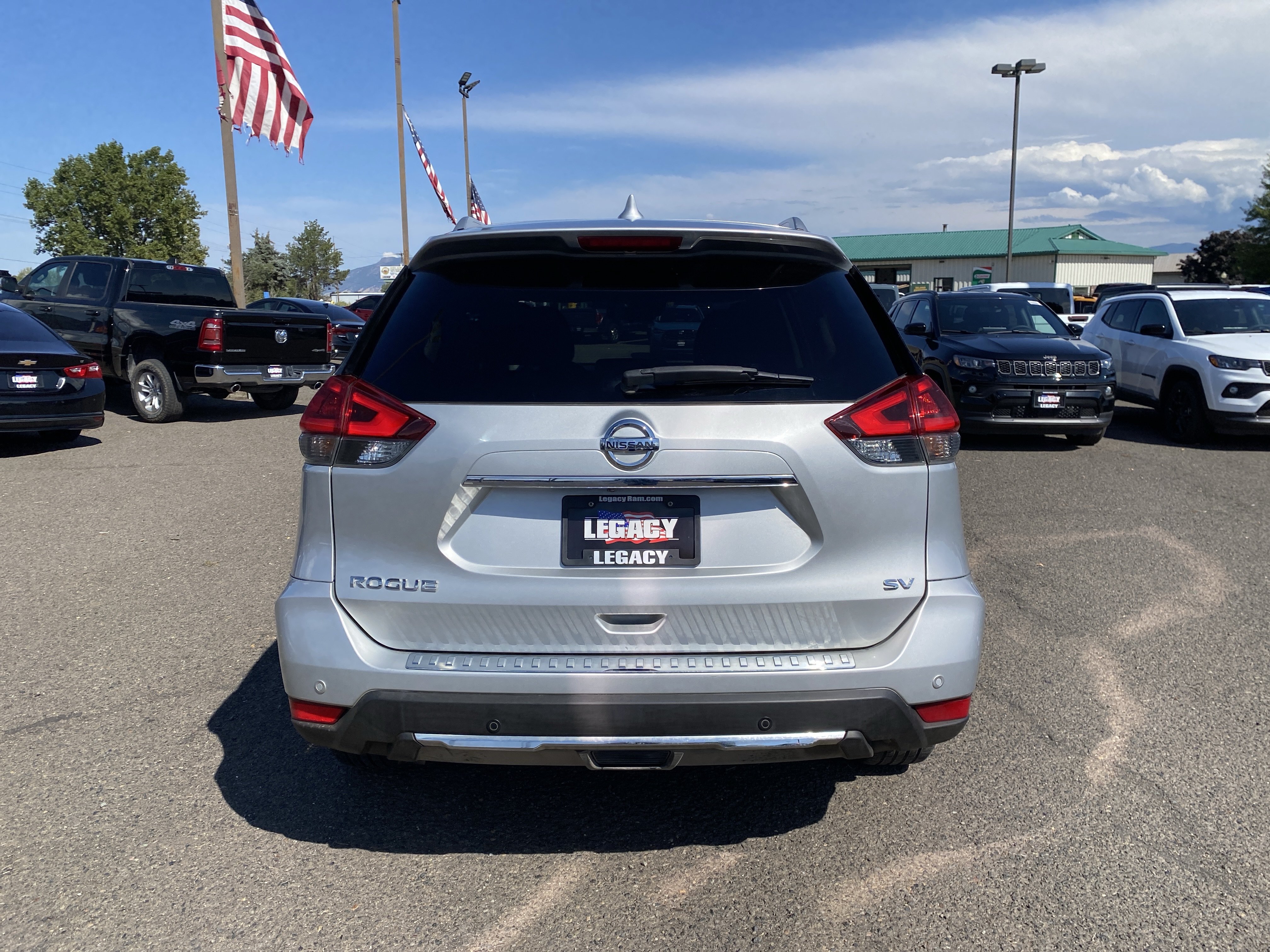 Used 2020 Nissan Rogue SV FWD image 4