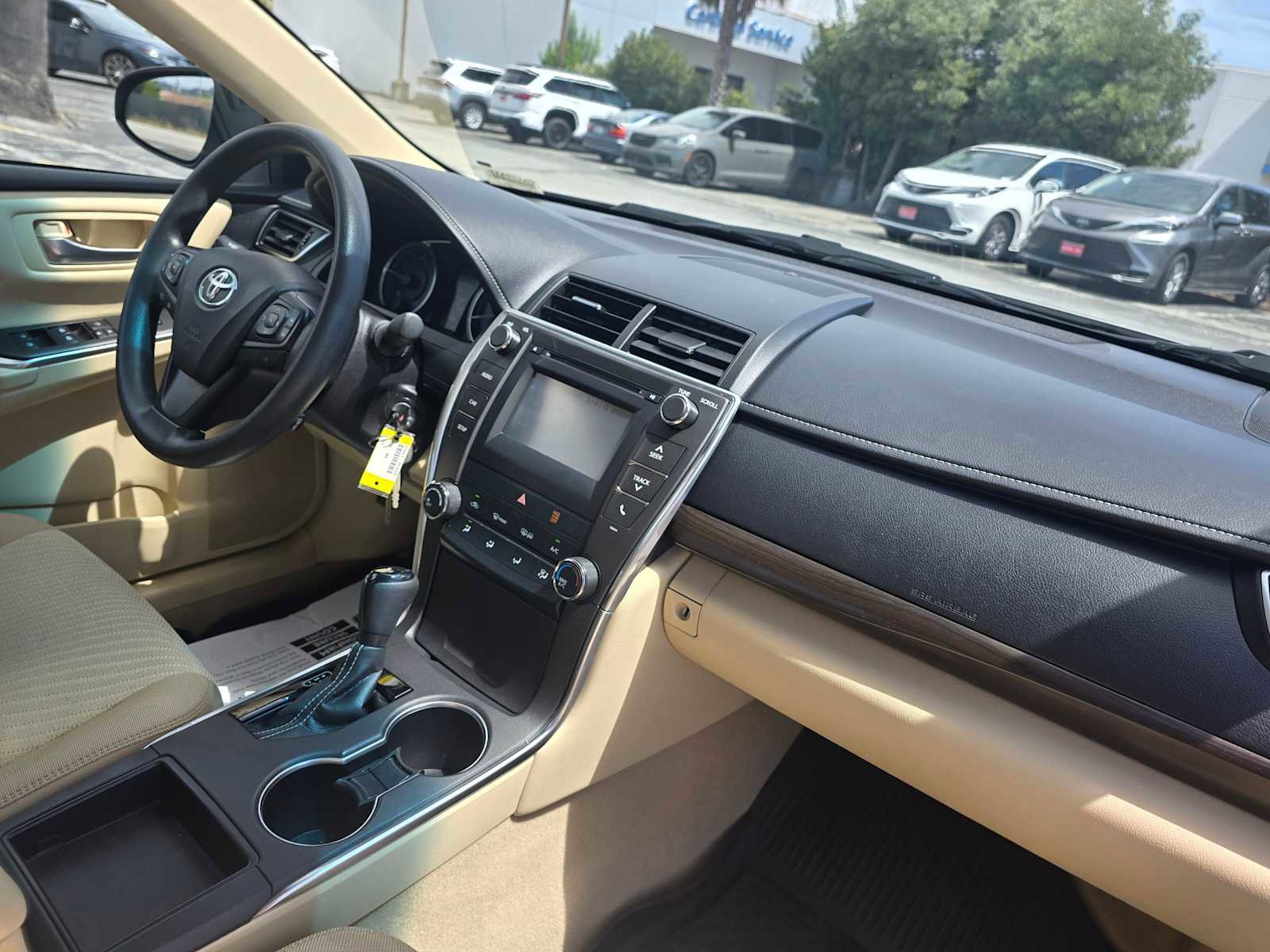 Used 2017 Toyota Camry LE image 13