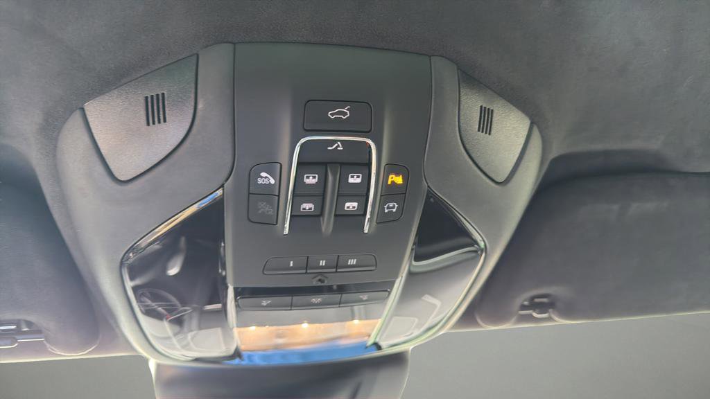 Certified 2023 Maserati Levante Modena AWD/4WD image 33