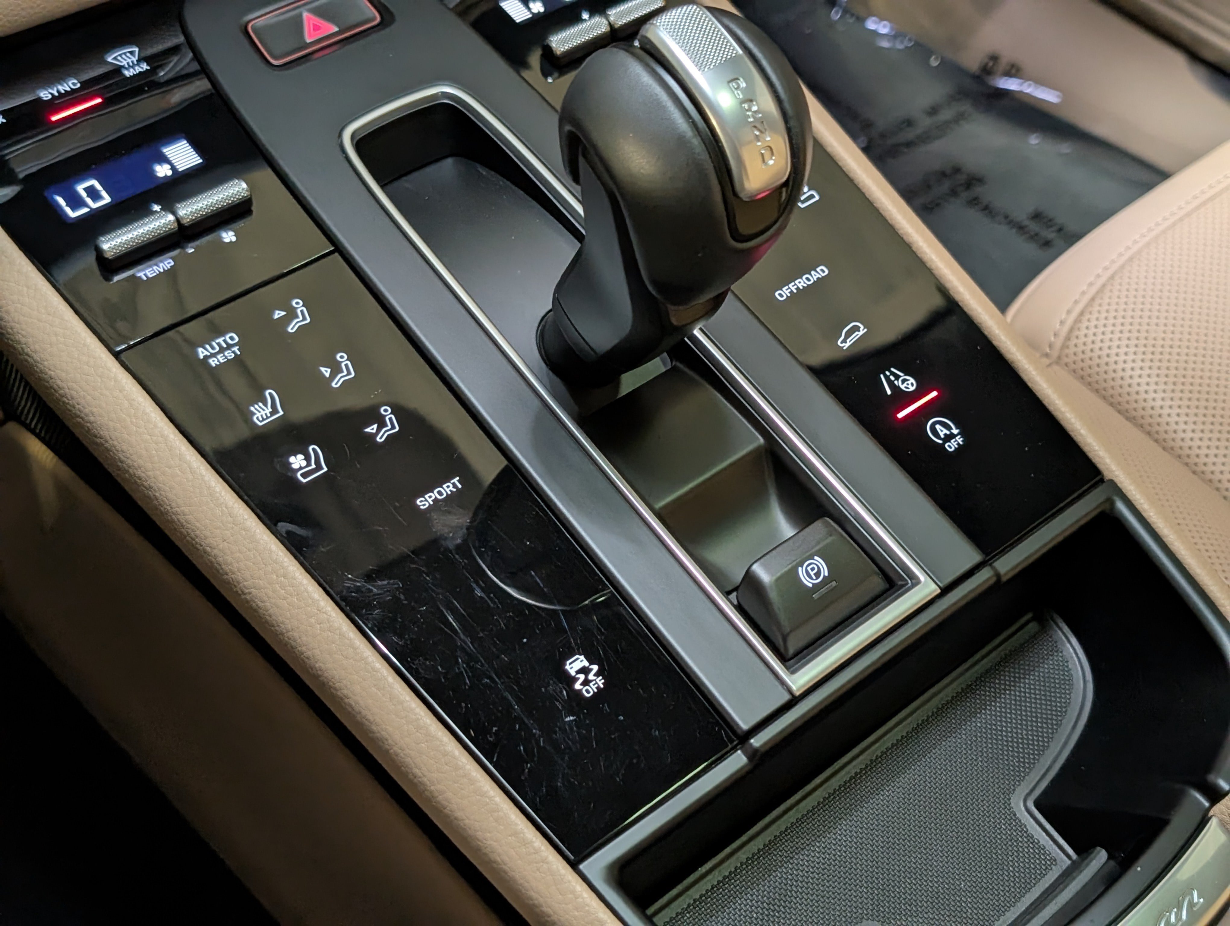 Certified 2026 Porsche Macan AWD/4WD image 40