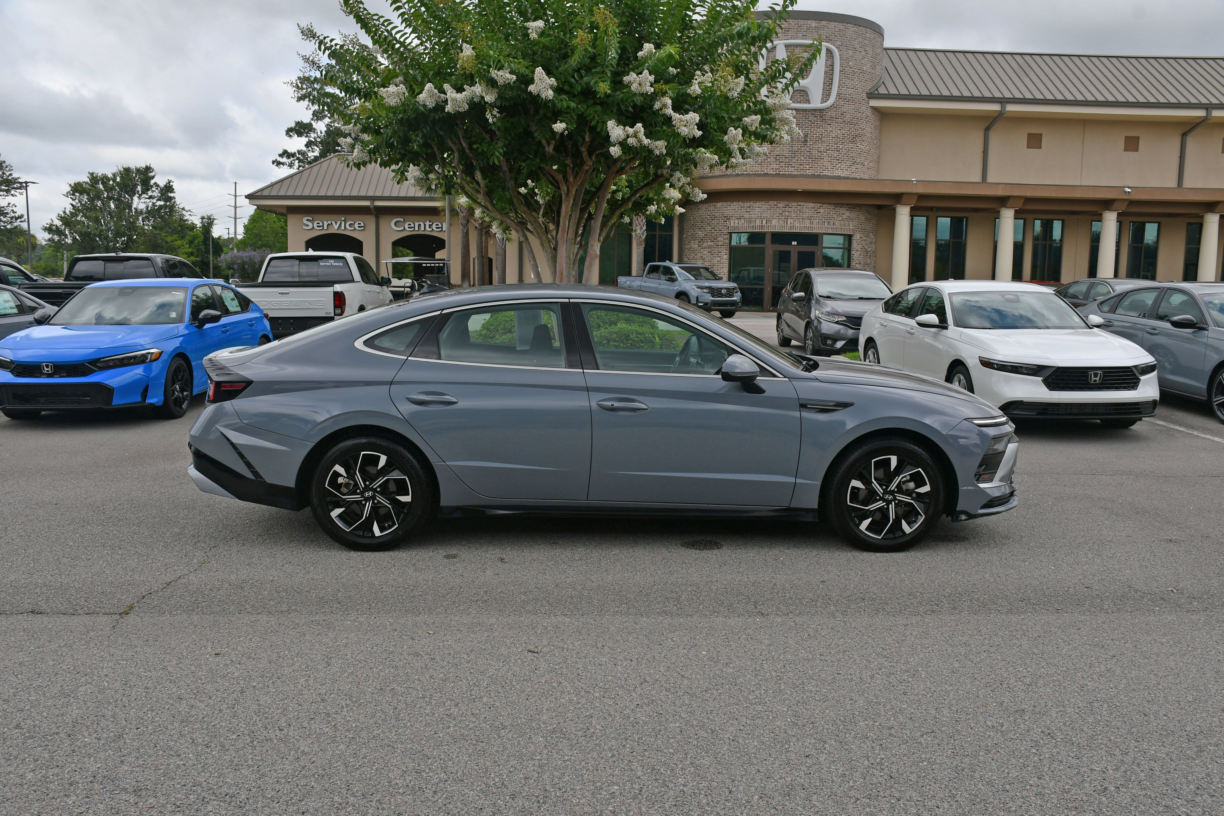 Used 2025 Hyundai Sonata SEL FWD image 5