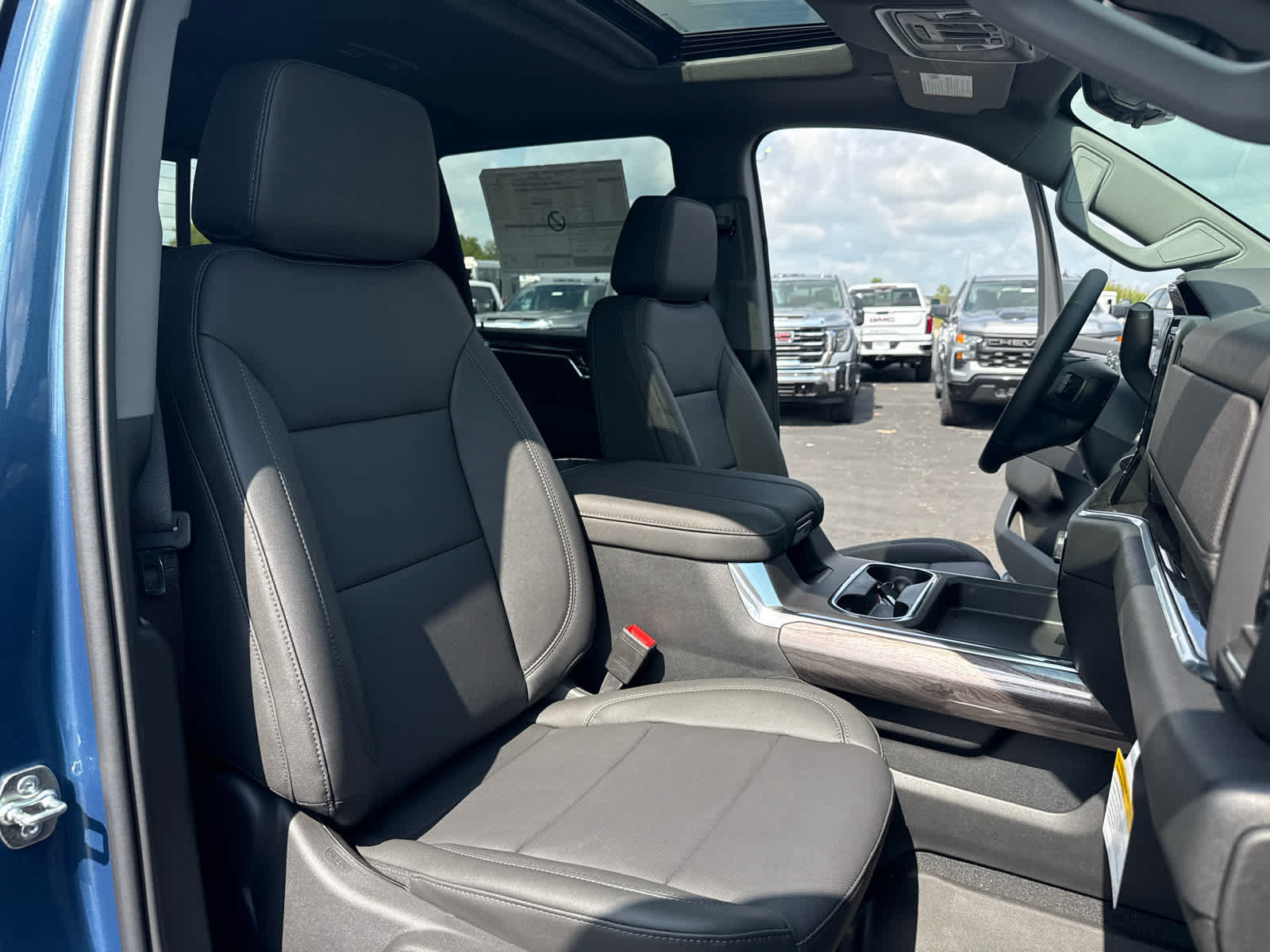New 2026 Chevrolet Silverado 3500 LTZ w/ LTZ Premium Package AWD/4WD image 27