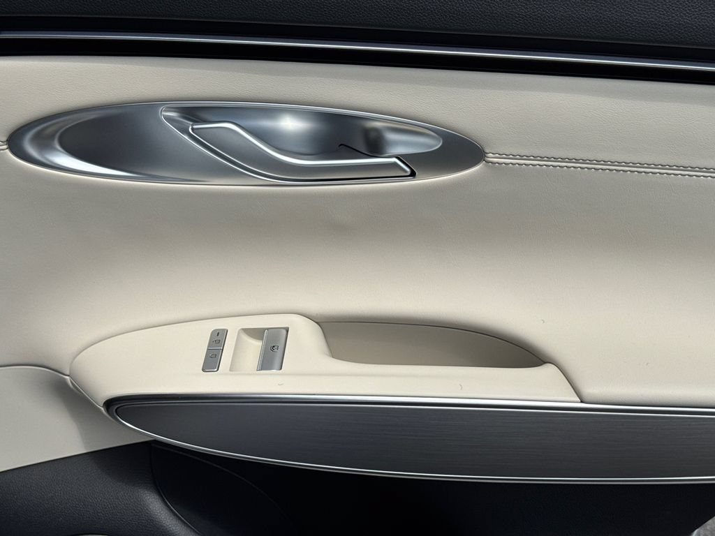 New 2027 Genesis GV70 2.5T Select AWD/4WD image 18