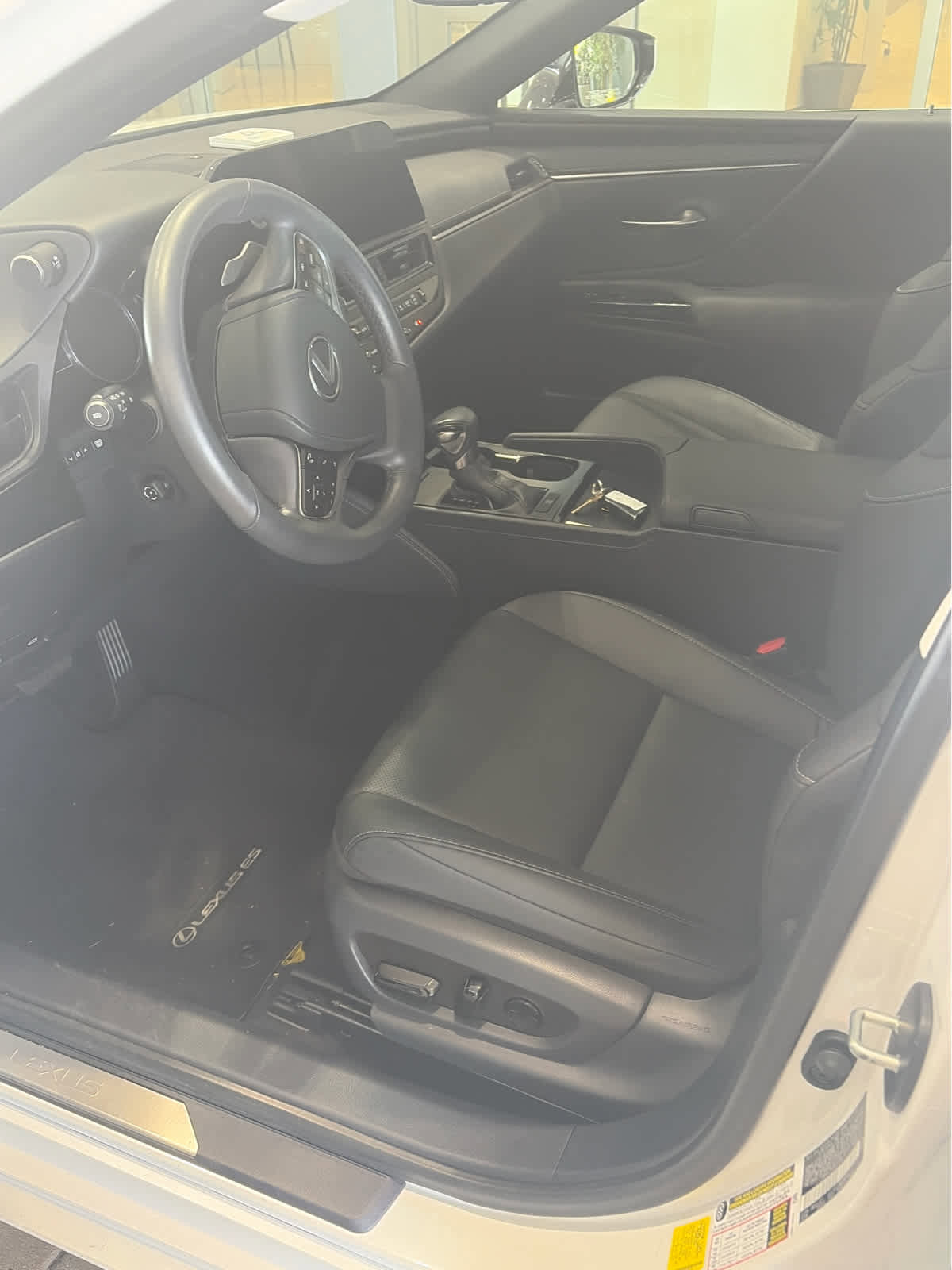 Used 2023 Lexus ES 350 w/ Premium Package FWD image 4