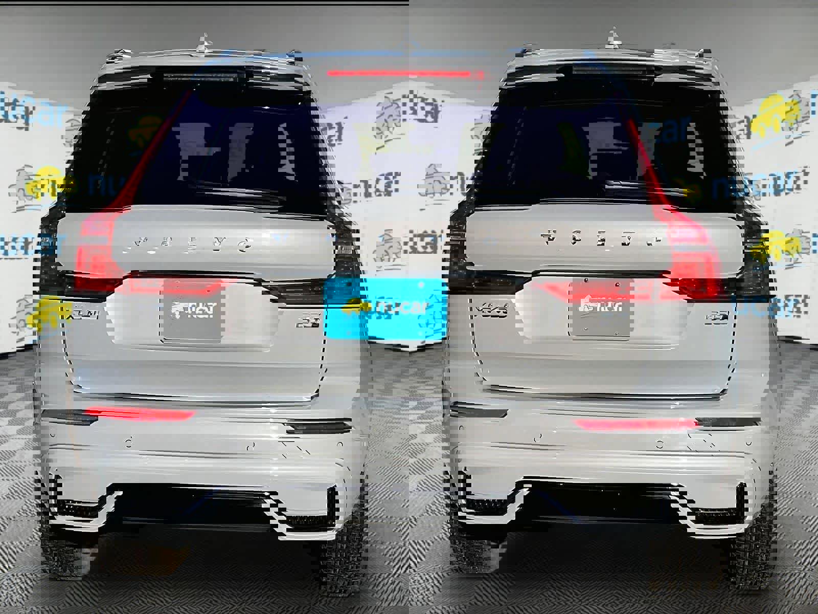 Used 2025 Volvo XC60 B5 Plus image 5