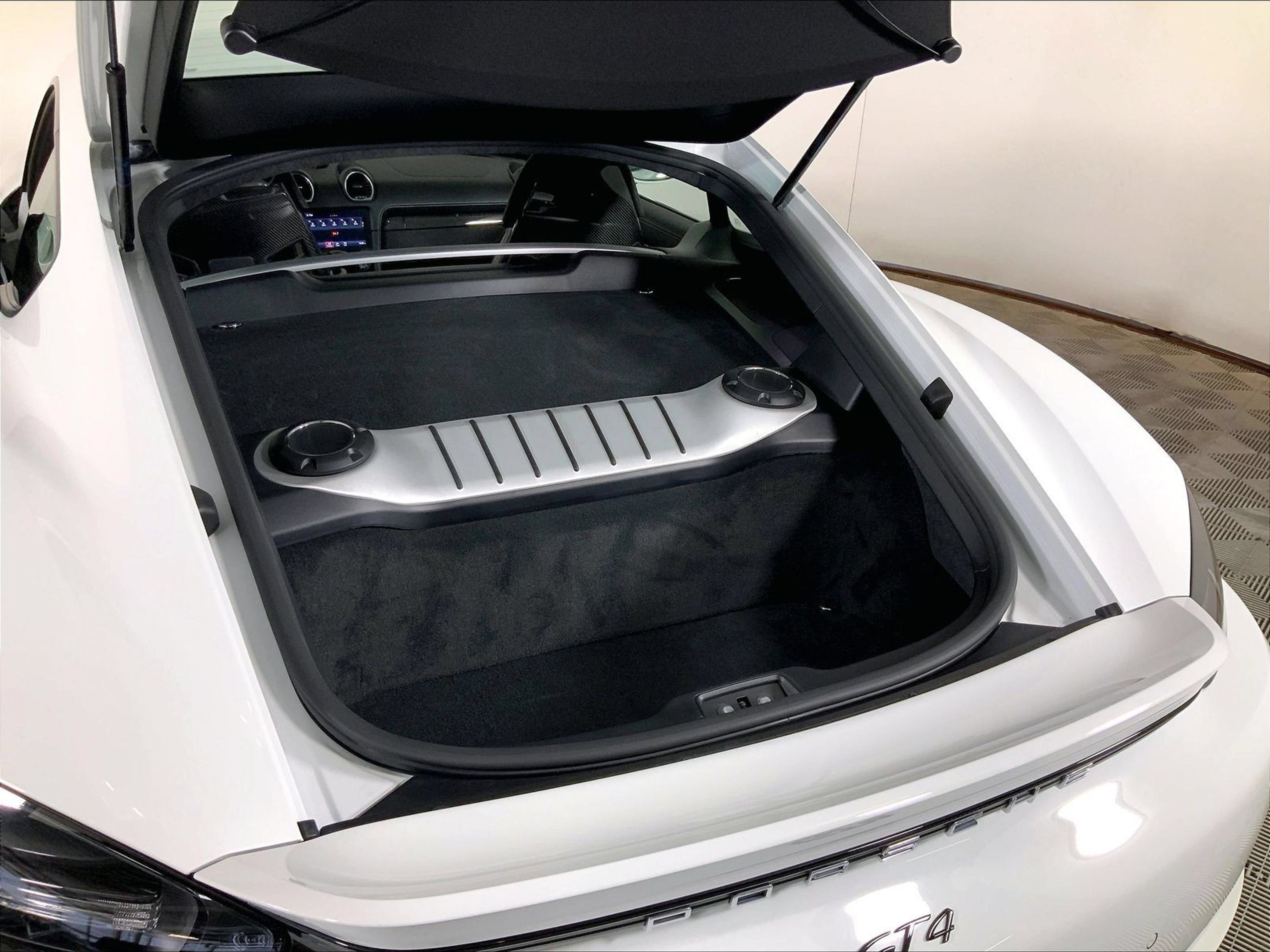 Certified 2020 Porsche 718 Cayman GT4 RWD image 20