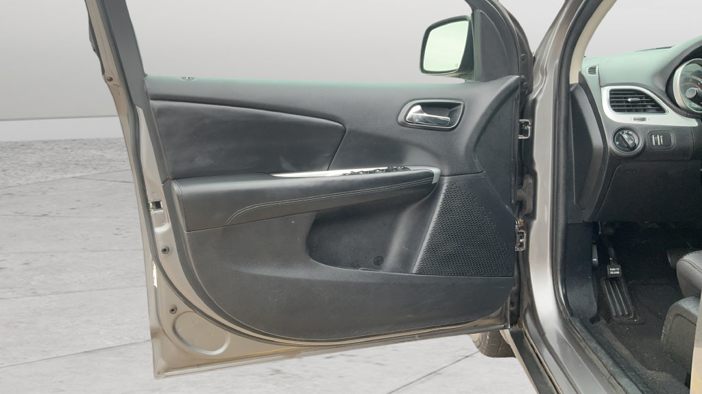 Used 2013 Dodge Journey SXT w/ Flexible Seating Group FWD image 12
