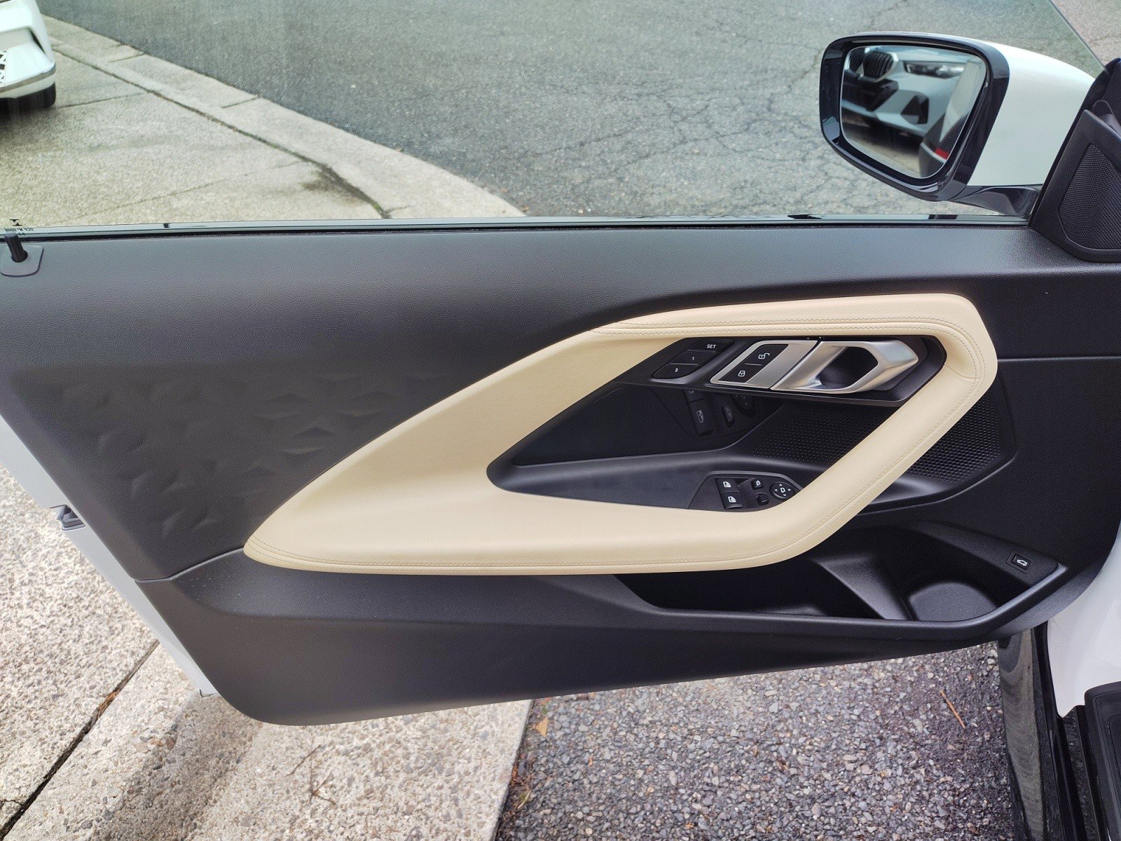 Used 2023 BMW 230i xDrive Coupe w/ Premium Package image 22