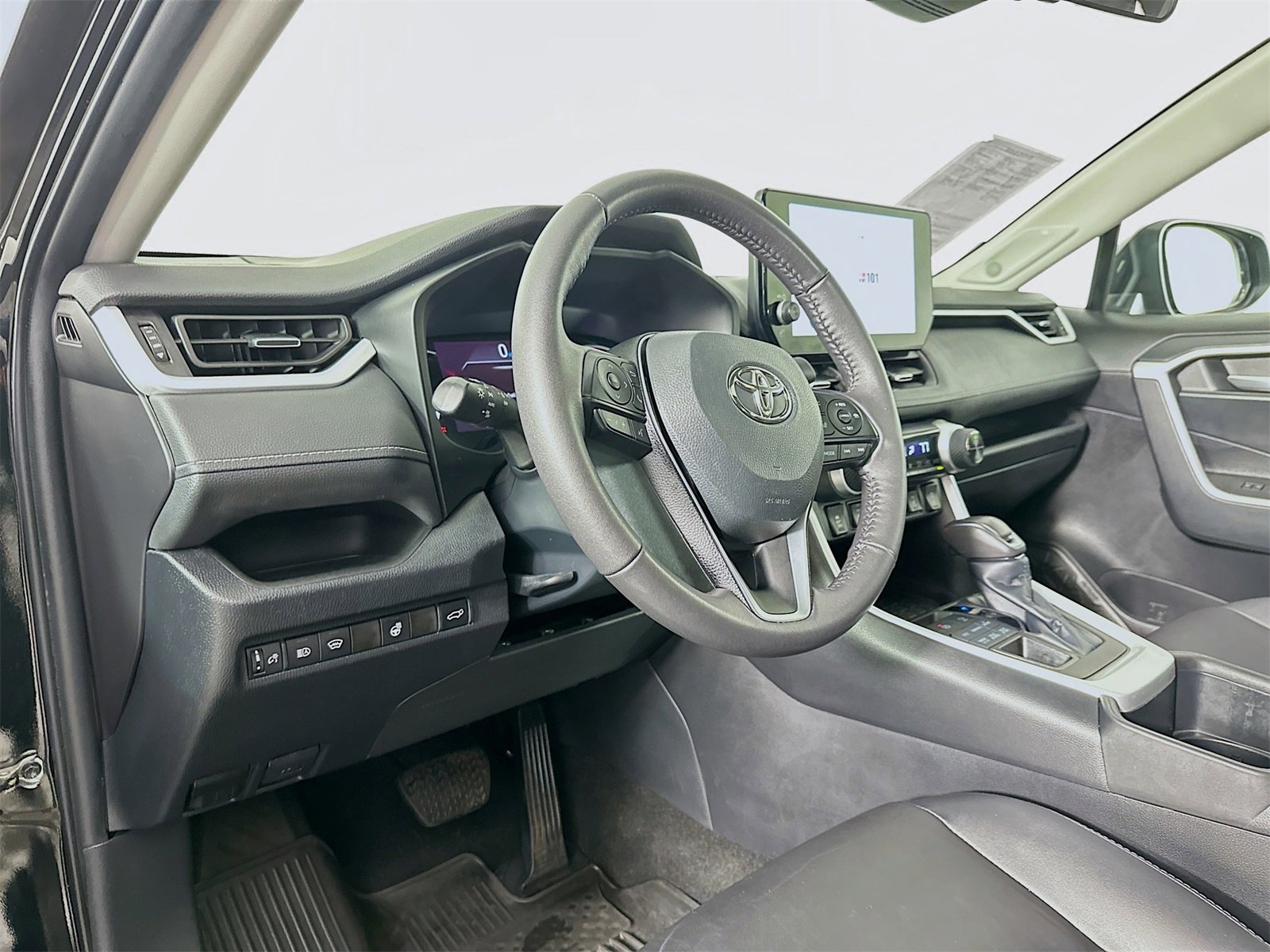 Certified 2023 Toyota RAV4 XLE Premium image 9