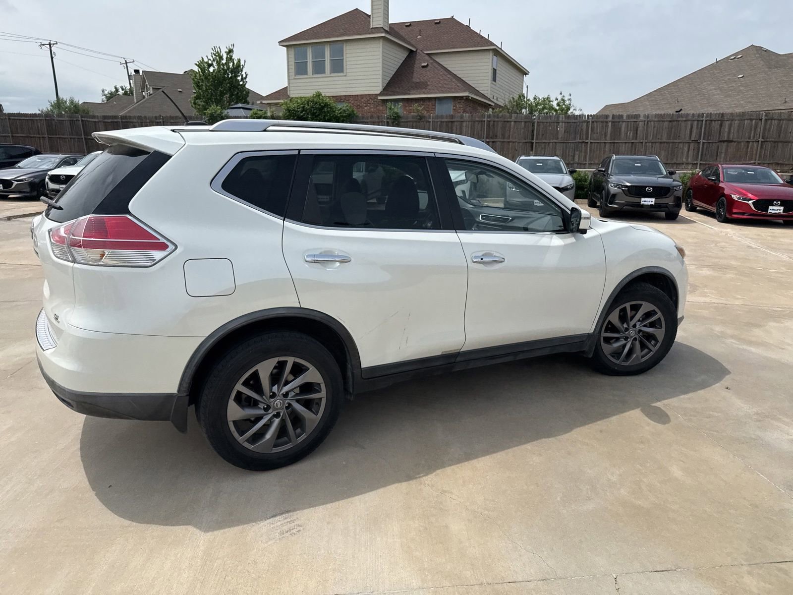 Used 2016 Nissan Rogue SL FWD image 10