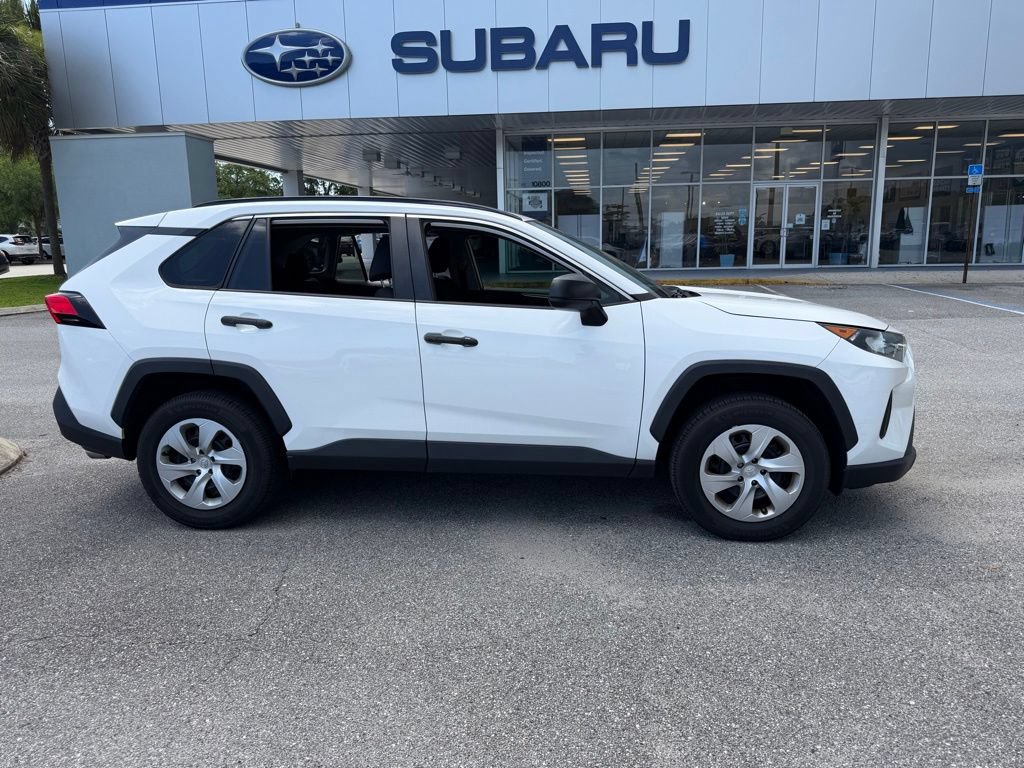 Used 2021 Toyota RAV4 LE FWD video 2