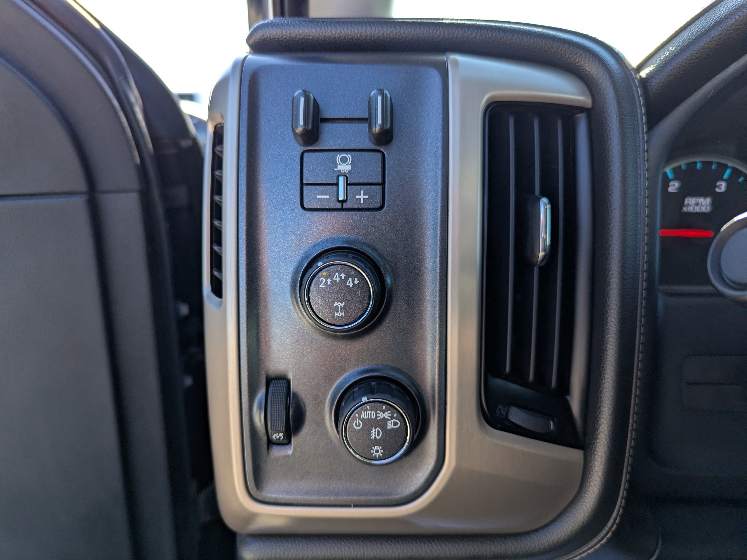 Used 2017 GMC Sierra 3500 Denali w/ Duramax Plus Package AWD/4WD image 14