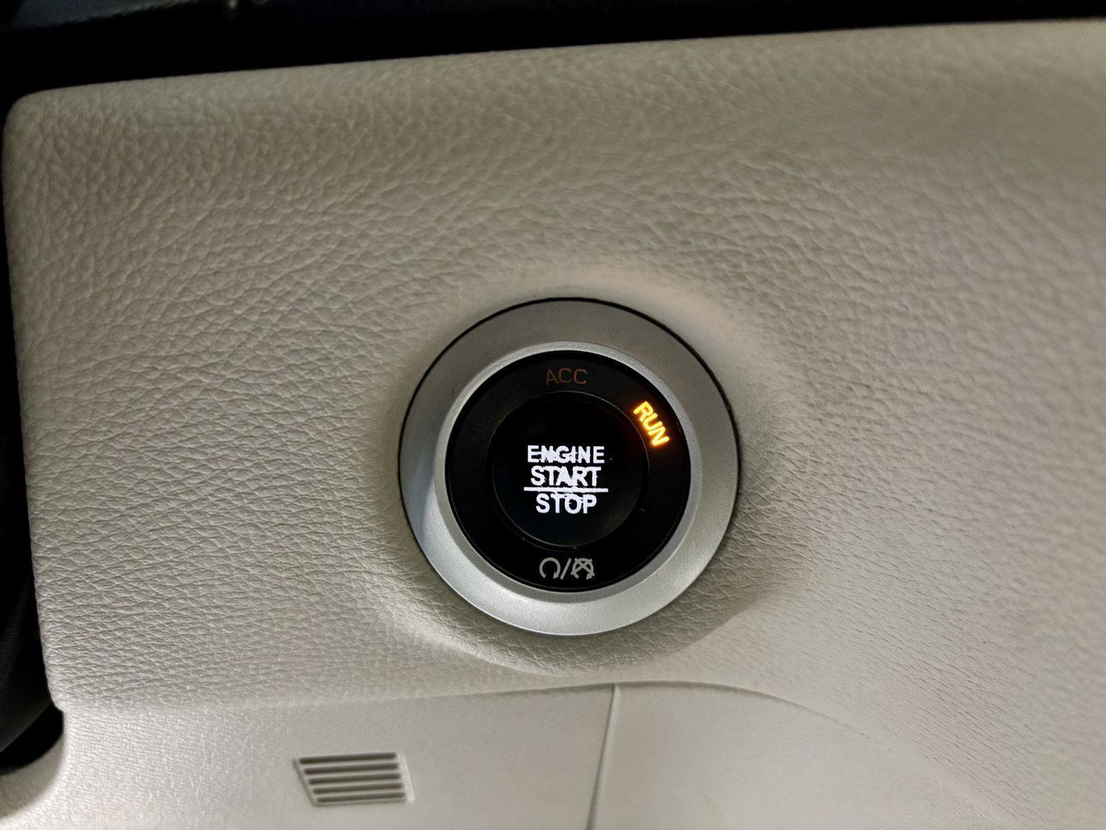 Used 2017 Chrysler Pacifica Limited w/ UConnect Theater Package image 22