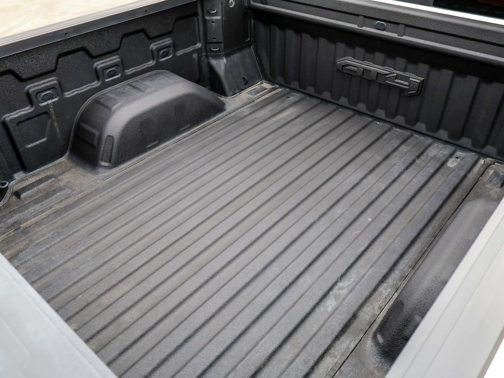 Used 2024 GMC Sierra 1500 AT4 w/ Technology Package image 11