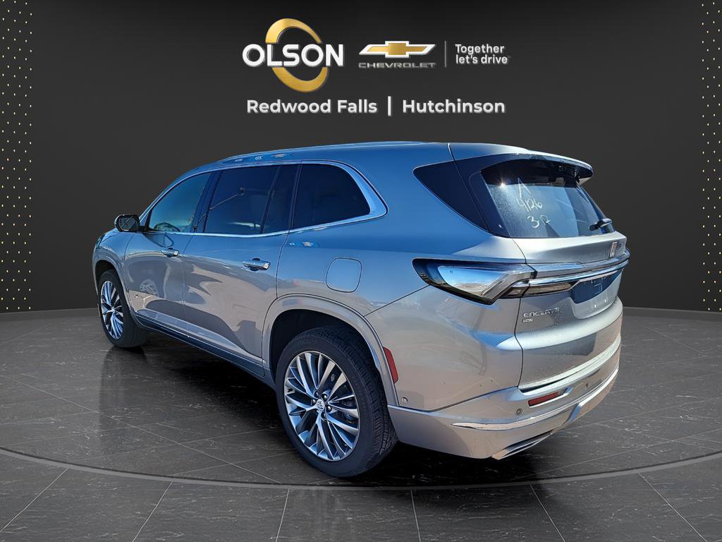 Used 2025 Buick Enclave Avenir image 3