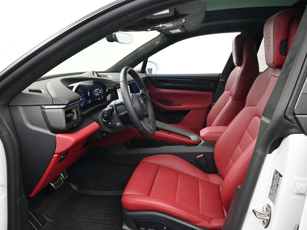 Used 2025 Porsche Macan Turbo Electric image 4