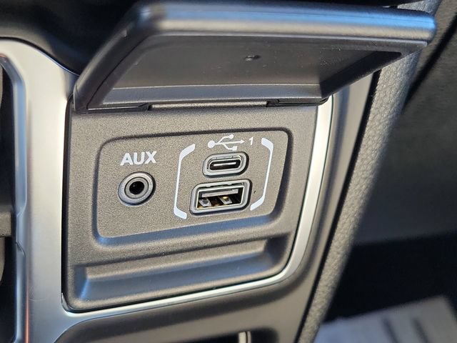 New 2026 Jeep Wrangler Unlimited Sahara w/ Safety Group AWD/4WD image 23