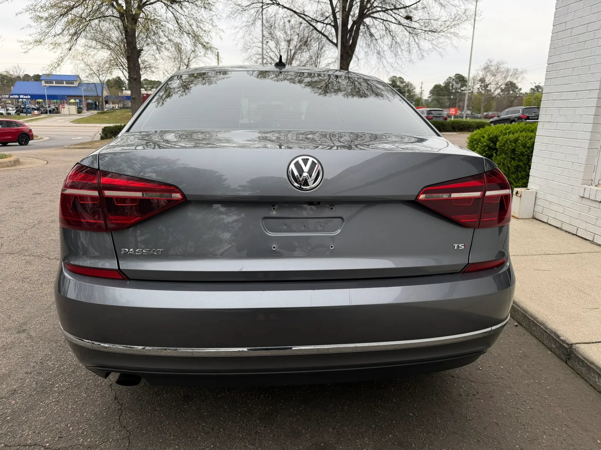 Used 2019 Volkswagen Passat 2.0T Wolfsburg FWD image 6