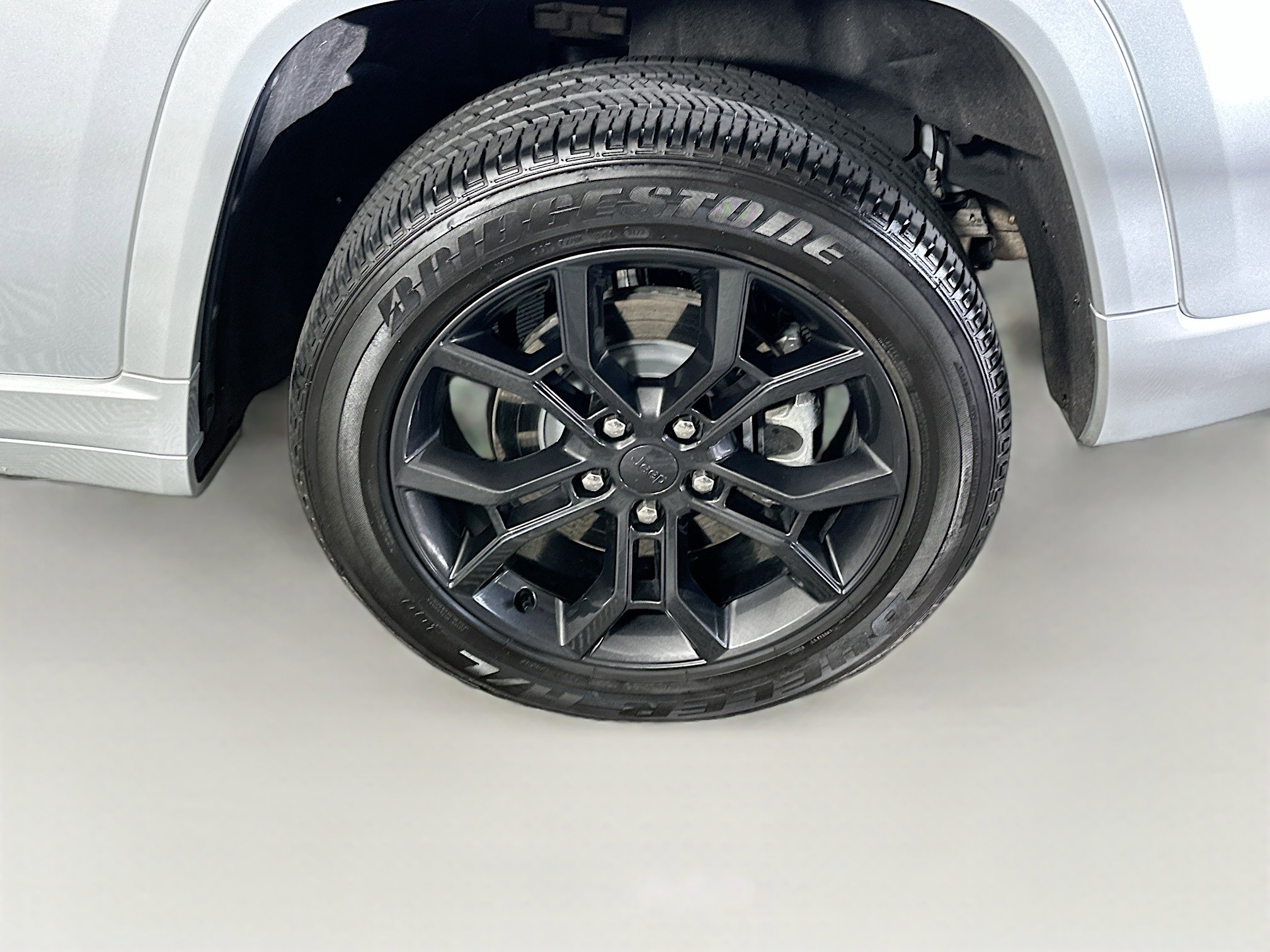 Used 2023 Jeep Grand Cherokee 30th Anniversary AWD/4WD image 11
