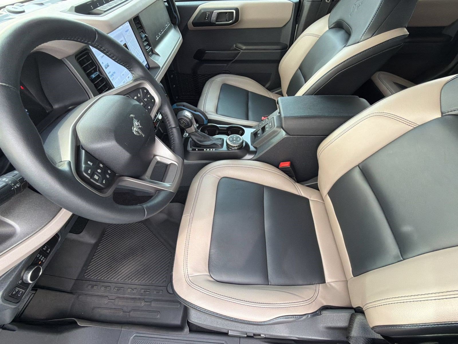 Used 2024 Ford Bronco Wildtrak AWD/4WD image 5