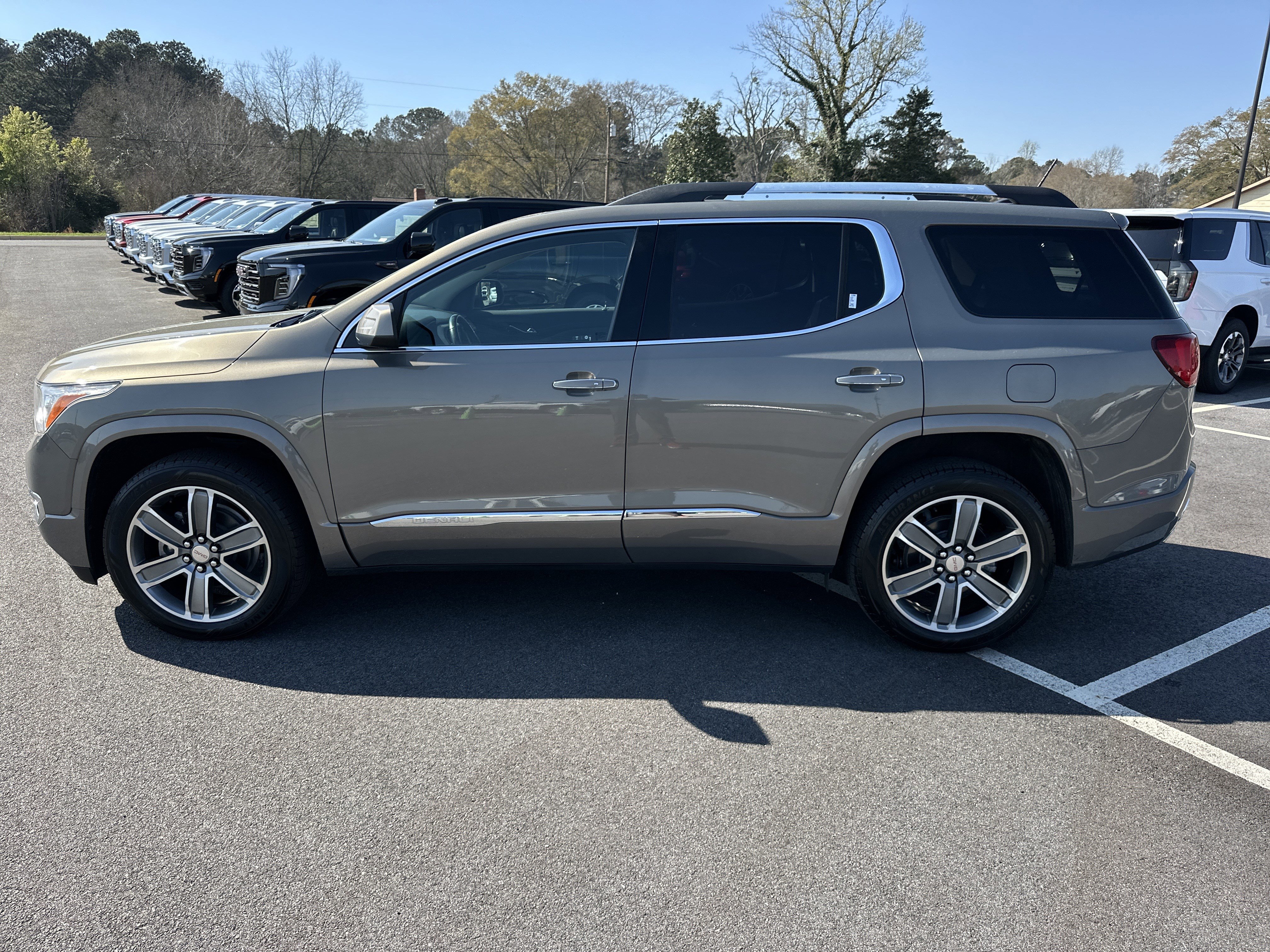 Certified 2019 GMC Acadia Denali w/ Technology Package image 9