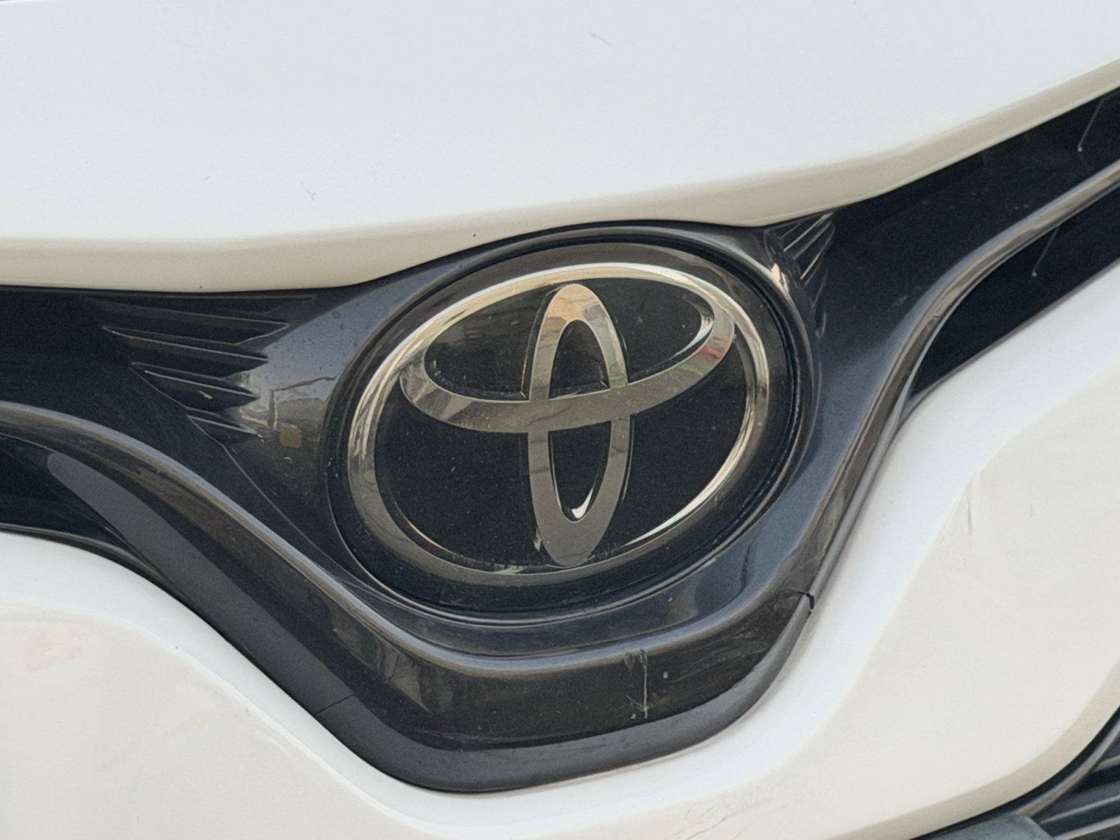 Used 2018 Toyota Camry LE FWD image 32