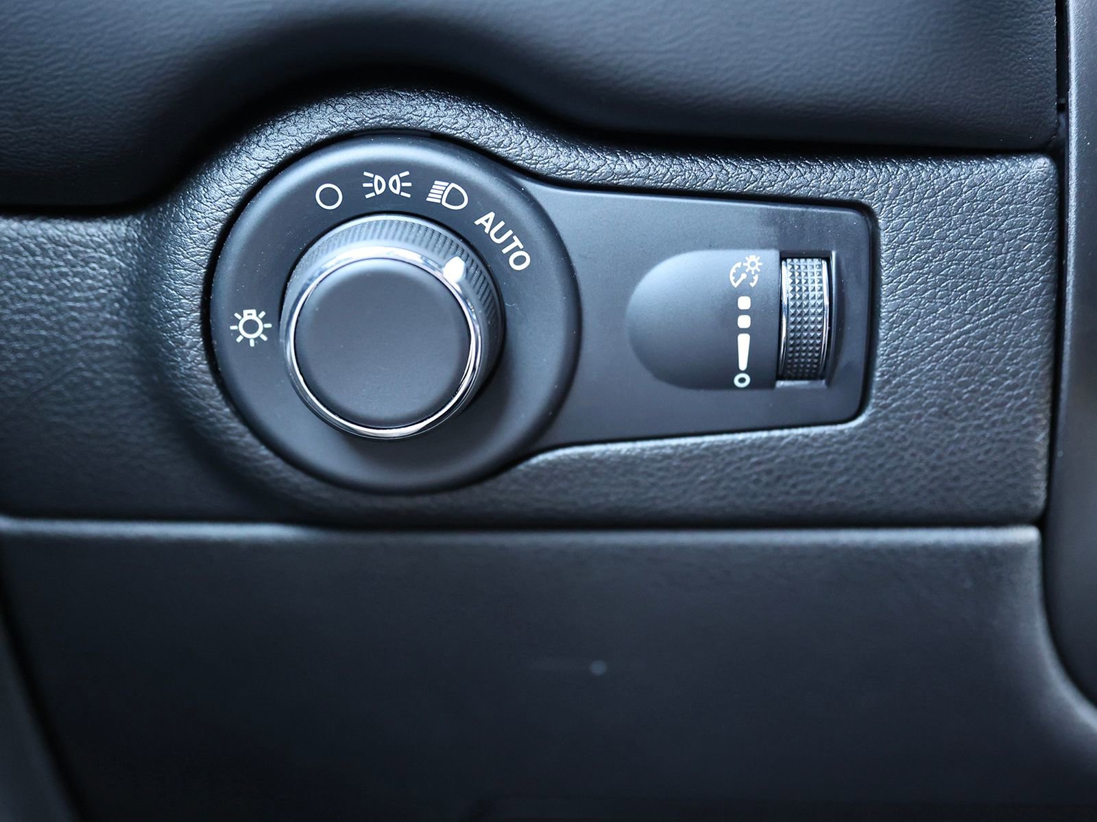 Used 2024 Dodge Durango GT AWD/4WD image 38