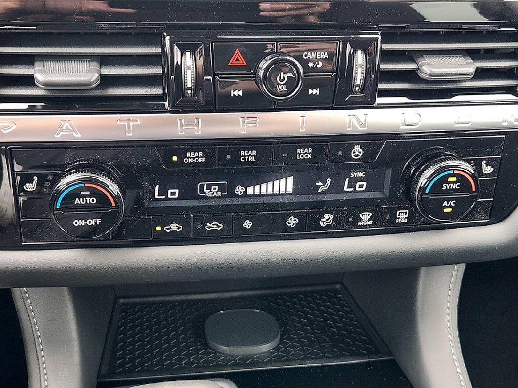 New 2026 Nissan Pathfinder SL FWD image 18