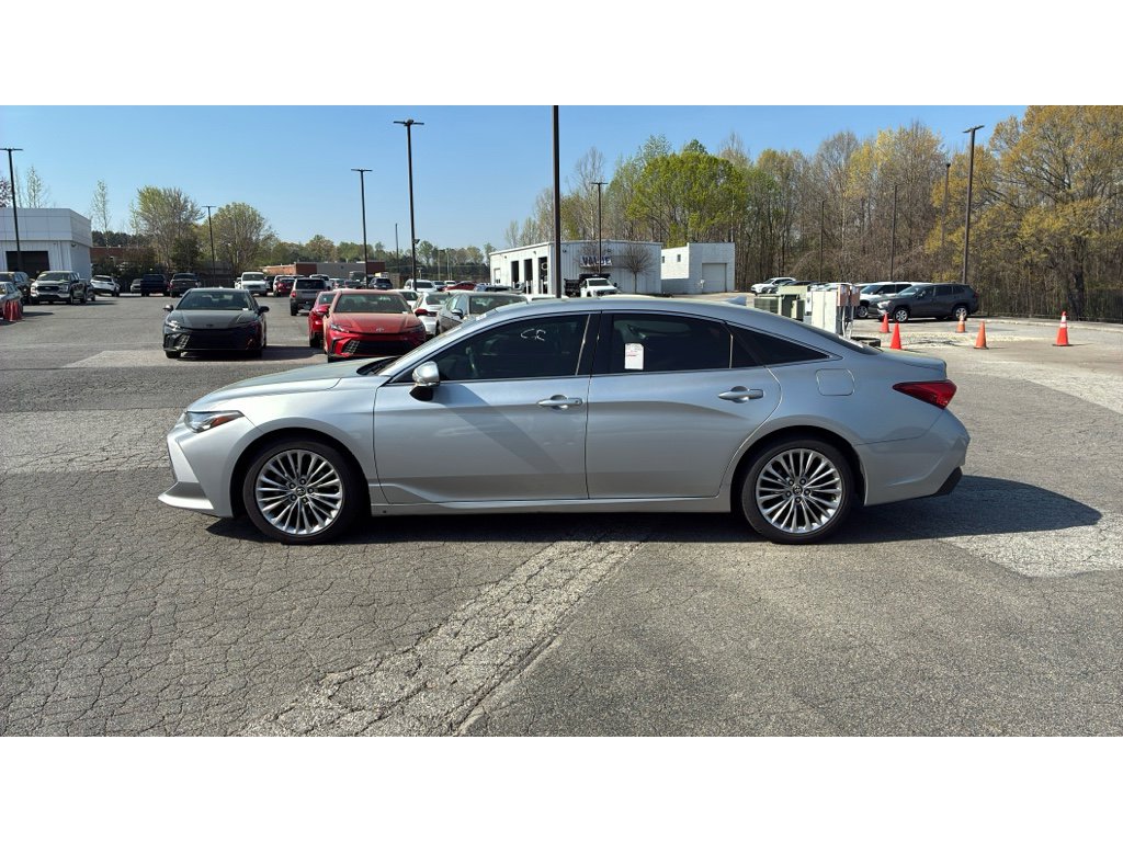 Used 2019 Toyota Avalon Limited w/ Advanced Safety Package image 4