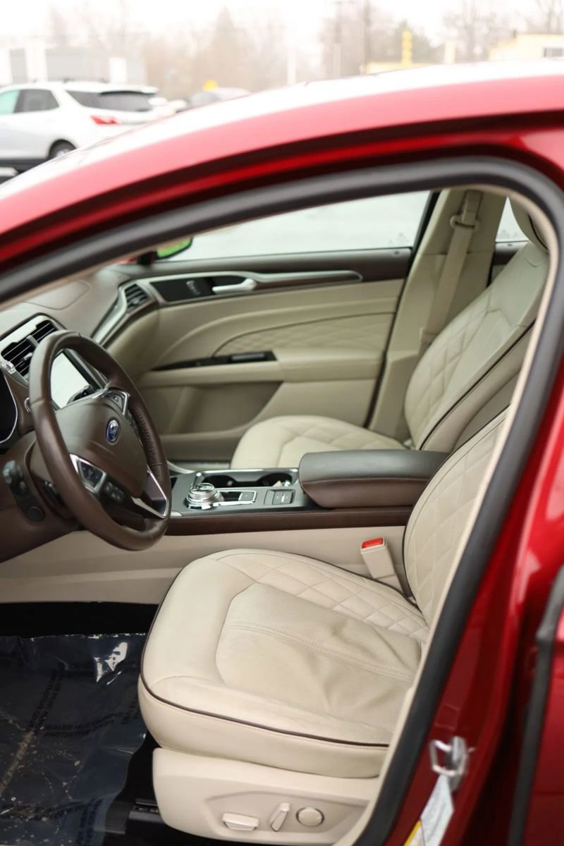 Used 2017 Ford Fusion Platinum image 18