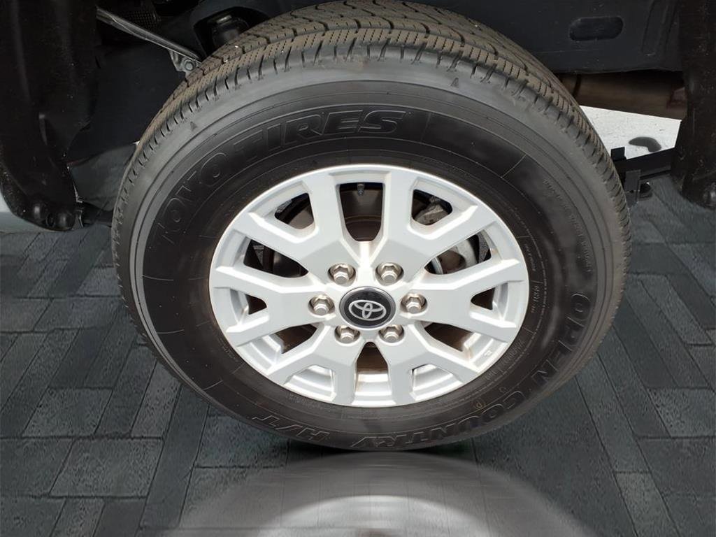 Used 2024 Toyota Tacoma SR image 12