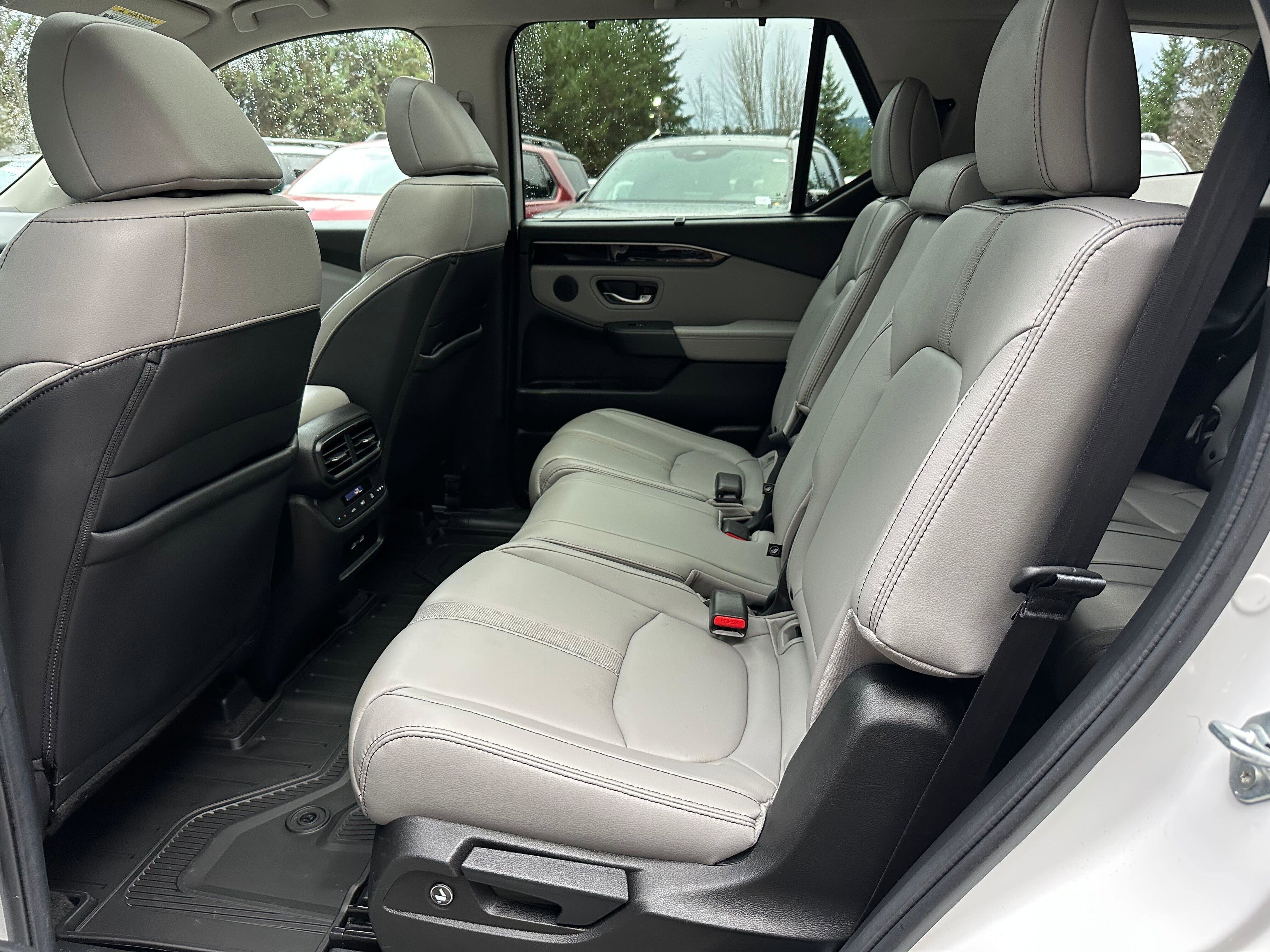 Used 2023 Honda Pilot Touring image 15