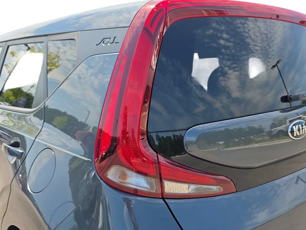 Used 2021 Kia Soul LX FWD image 32