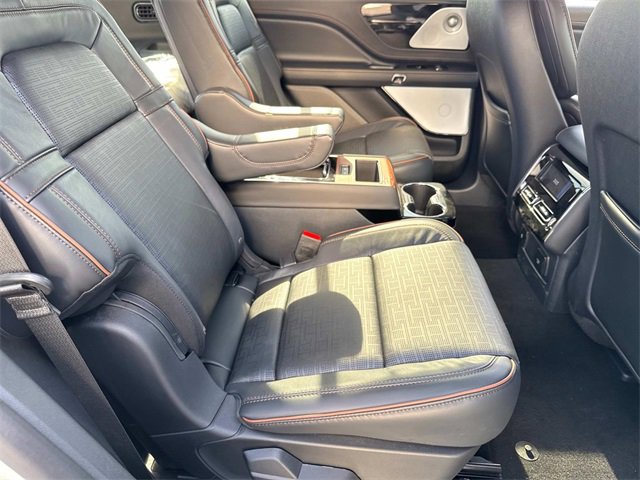 New 2025 Lincoln Aviator Black Label w/ Black Label Special Edition image 10