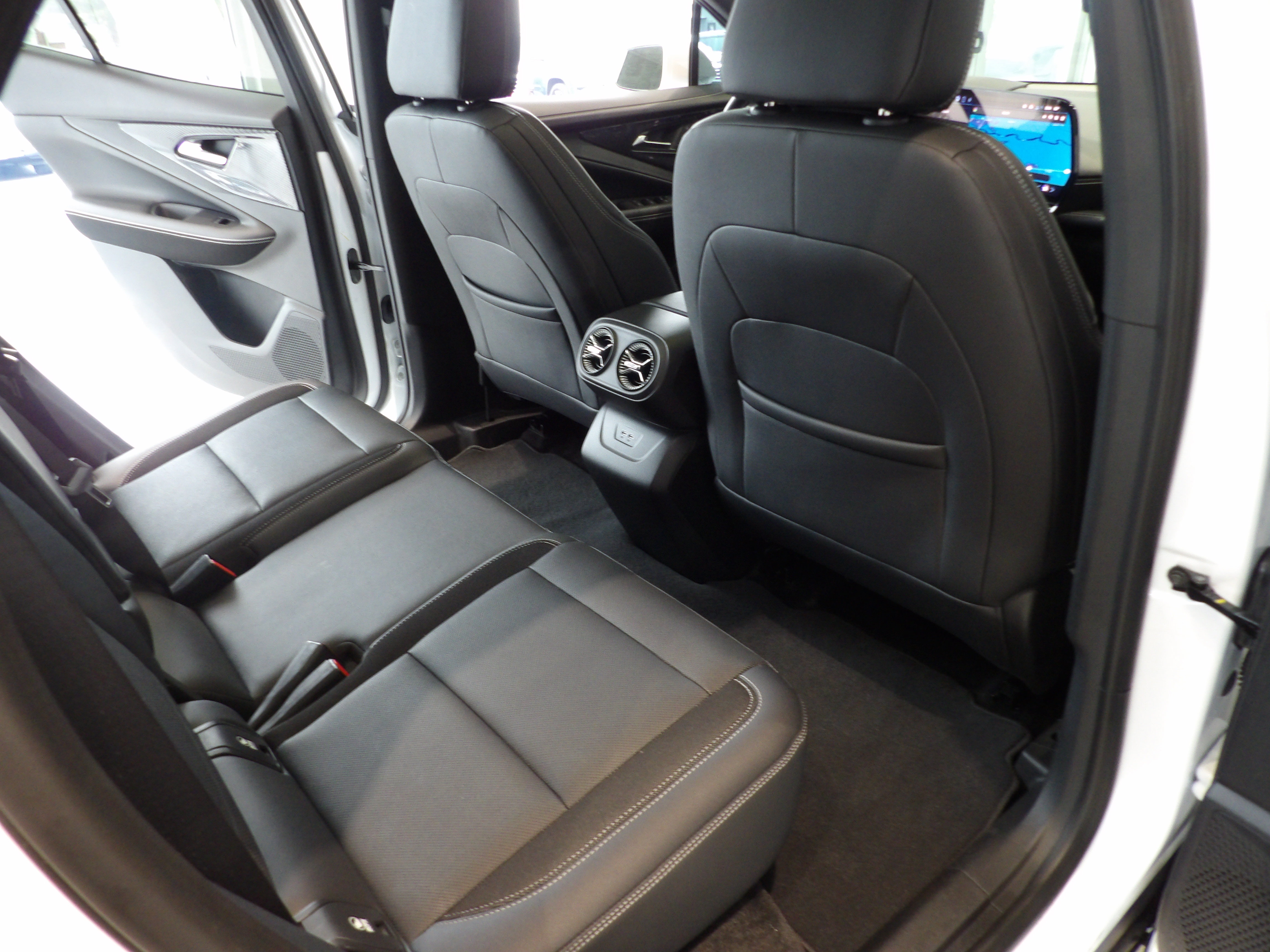 Used 2024 Chevrolet Blazer EV LT AWD/4WD image 24