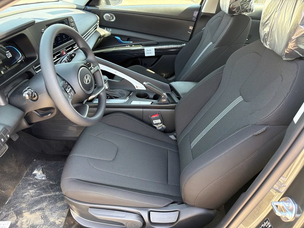 New 2026 Hyundai Elantra SE FWD image 13