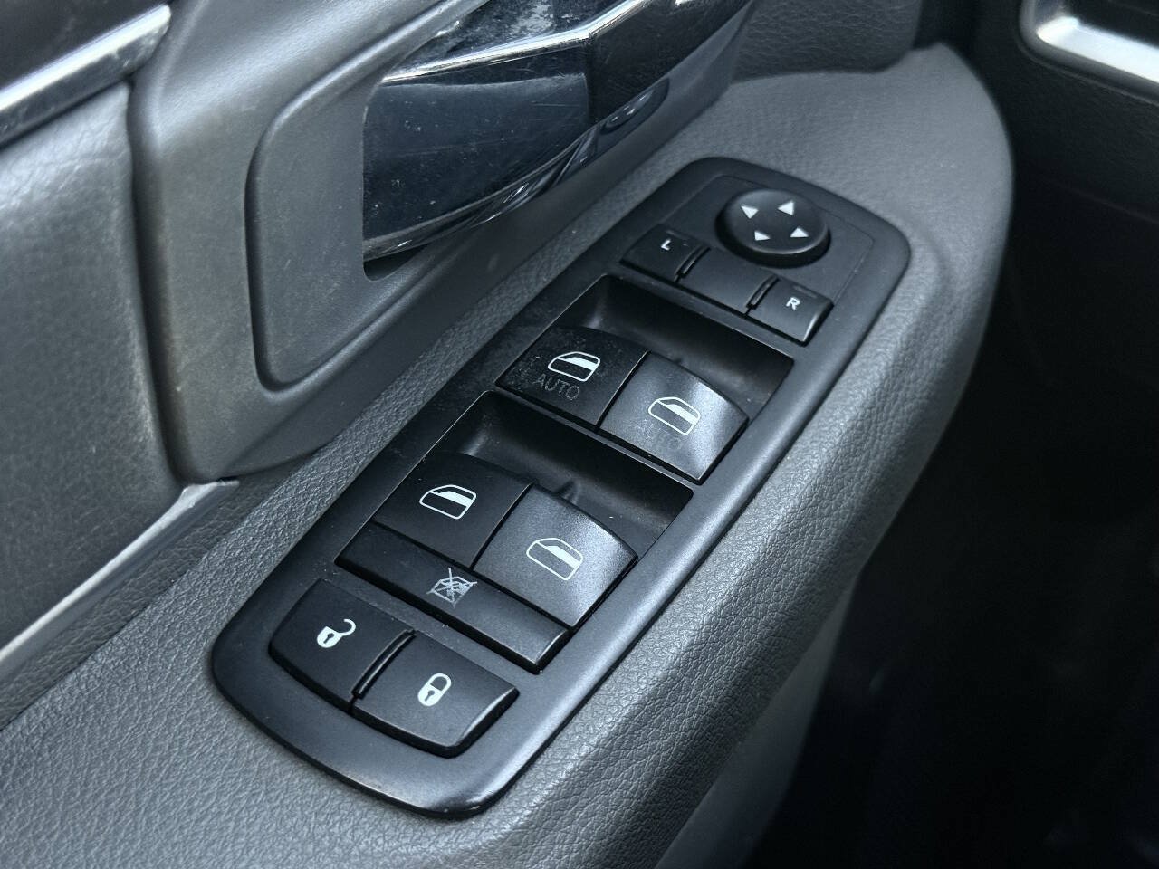 Used 2017 RAM 1500 Classic SLT AWD/4WD image 27