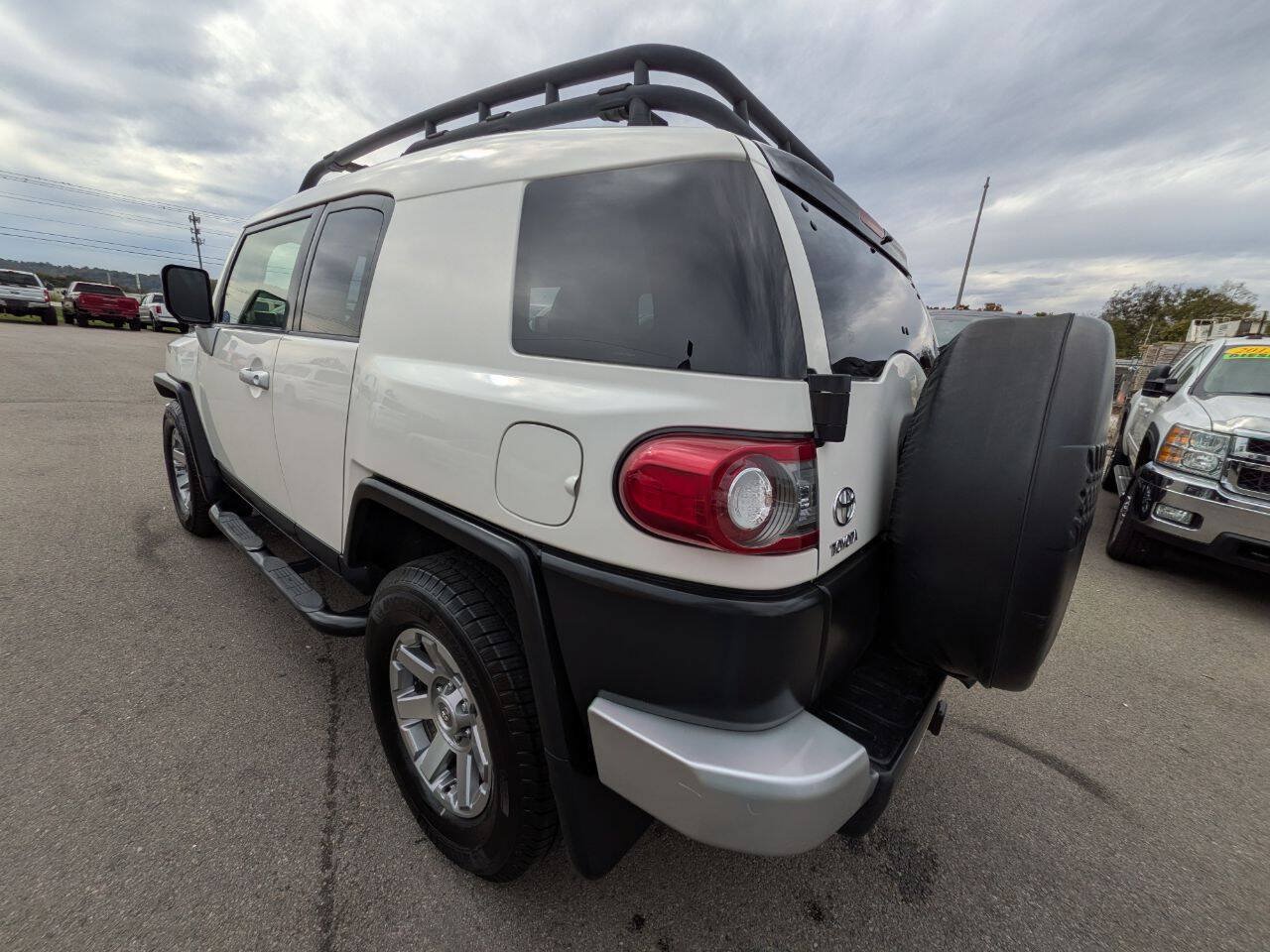 Used 2014 Toyota FJ Cruiser 2WD w/ Convenience Package image 4