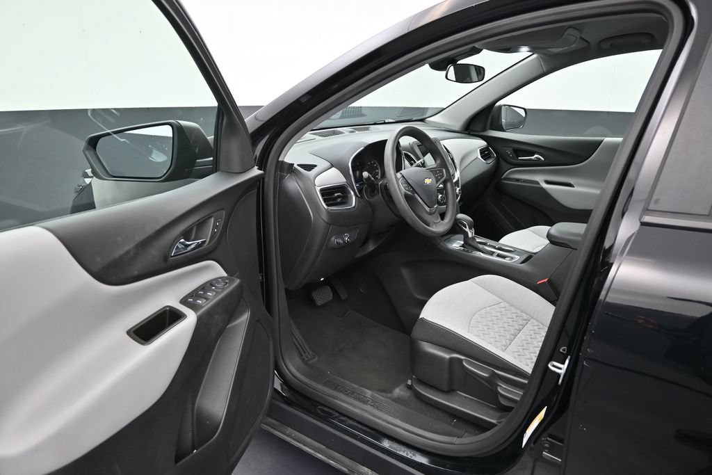 Used 2020 Chevrolet Equinox LS w/ LS Convenience Package FWD image 10