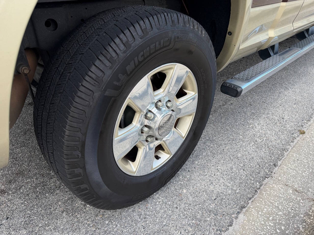 Used 2015 RAM 2500 Longhorn RWD image 24