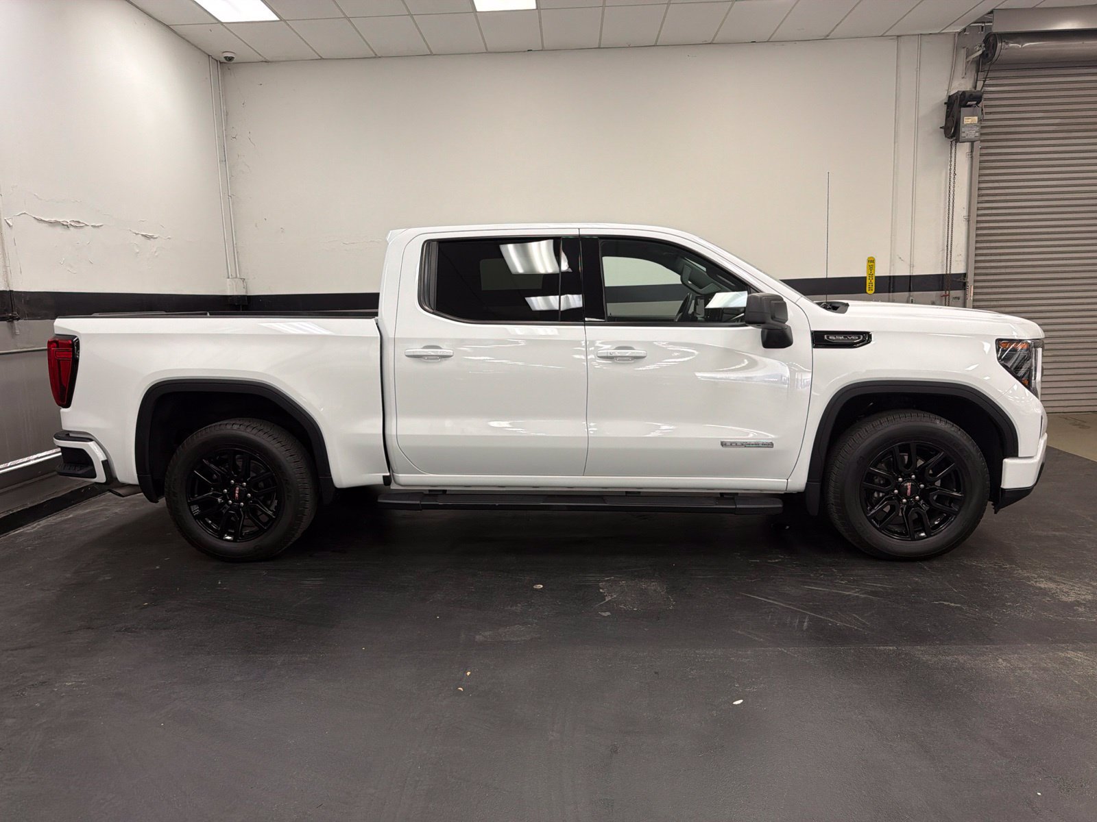 Used 2025 GMC Sierra 1500 Elevation w/ Preferred Package RWD image 3