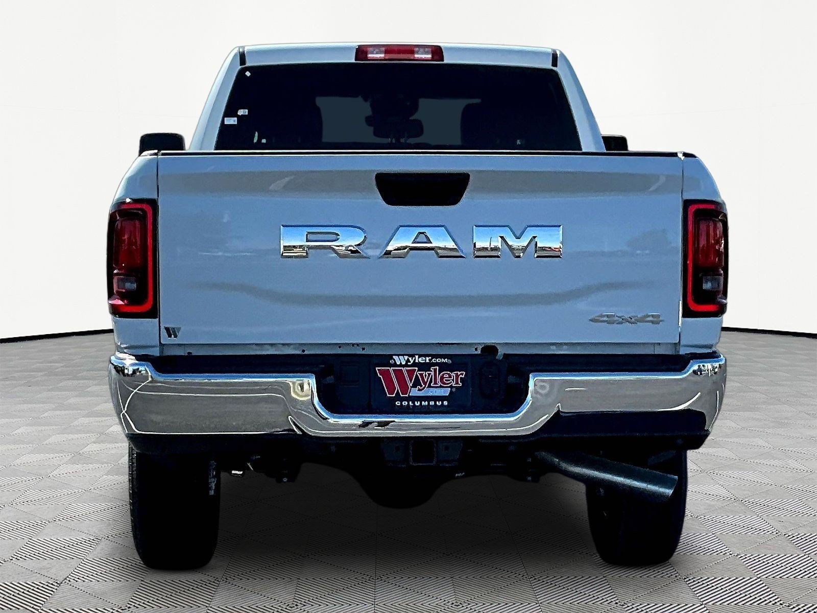 New 2027 RAM 2500 Tradesman w/ Chrome Appearance Group AWD/4WD image 4
