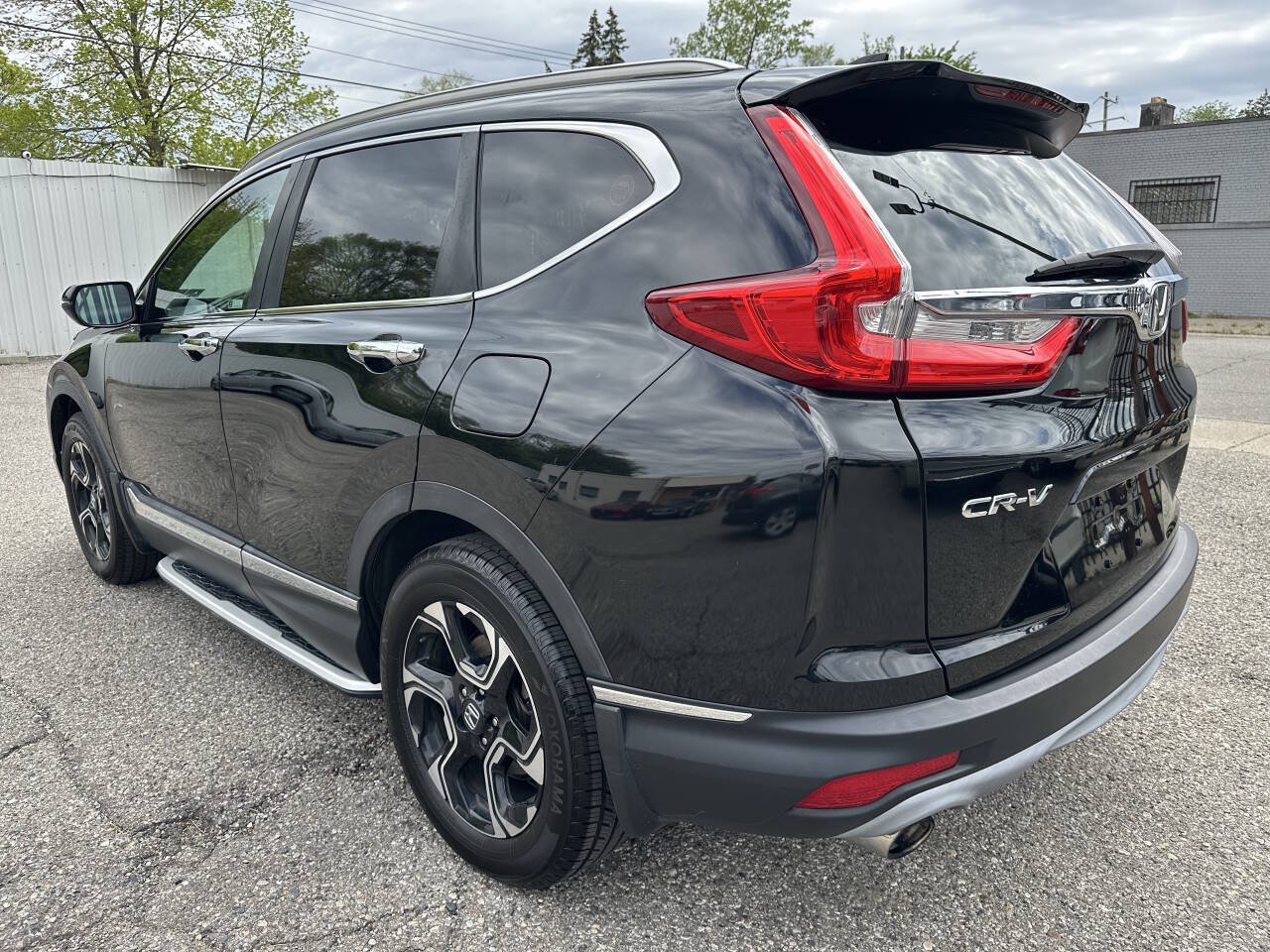 Used 2018 Honda CR-V Touring image 5